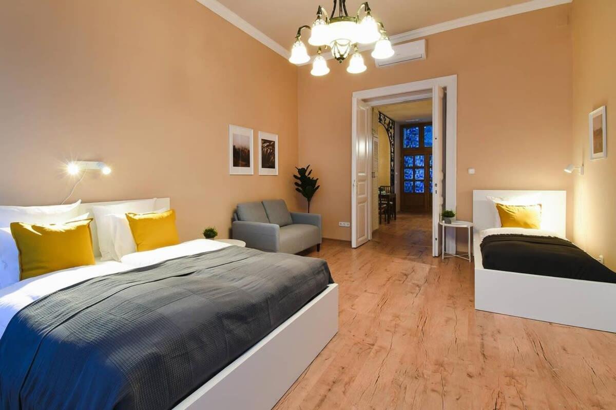 Very Central Very Spacious New Home Budapesta Exterior foto