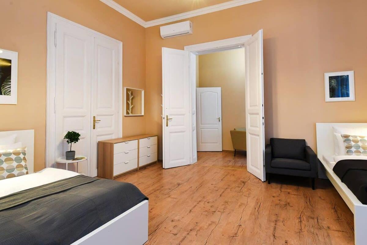 Very Central Very Spacious New Home Budapesta Exterior foto