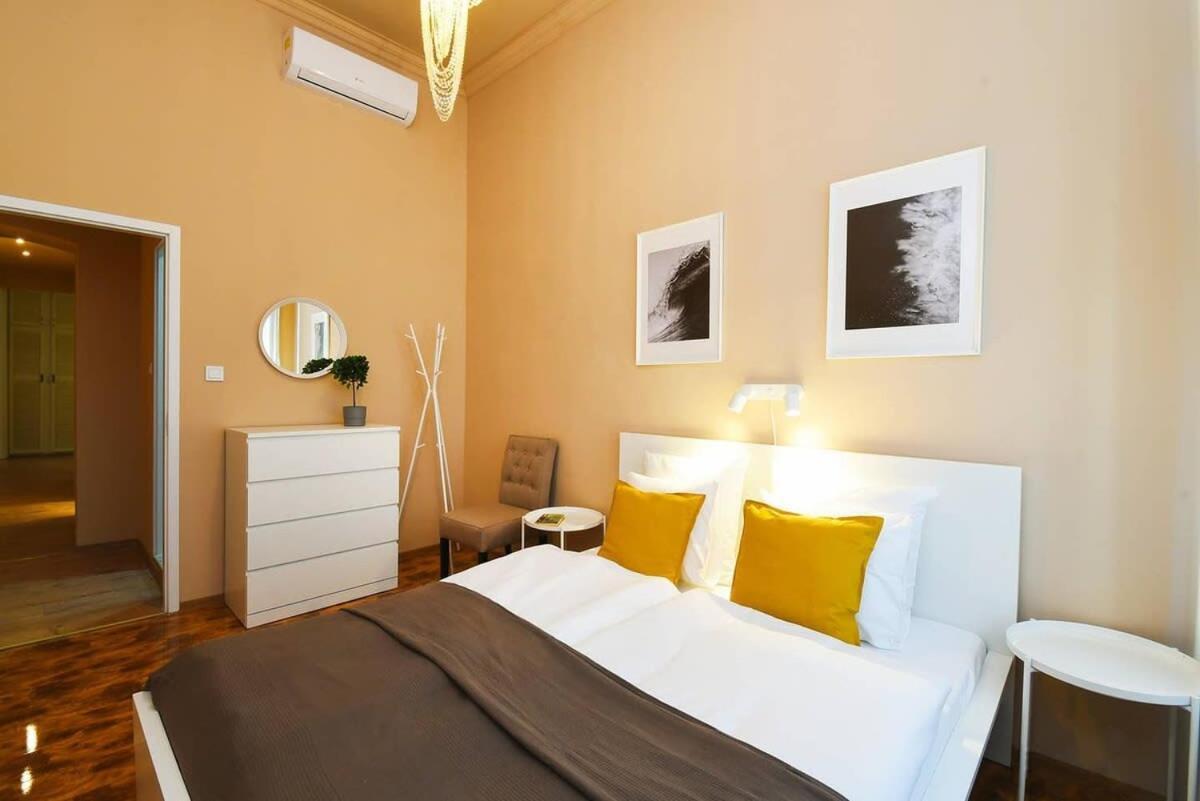 Very Central Very Spacious New Home Budapesta Exterior foto